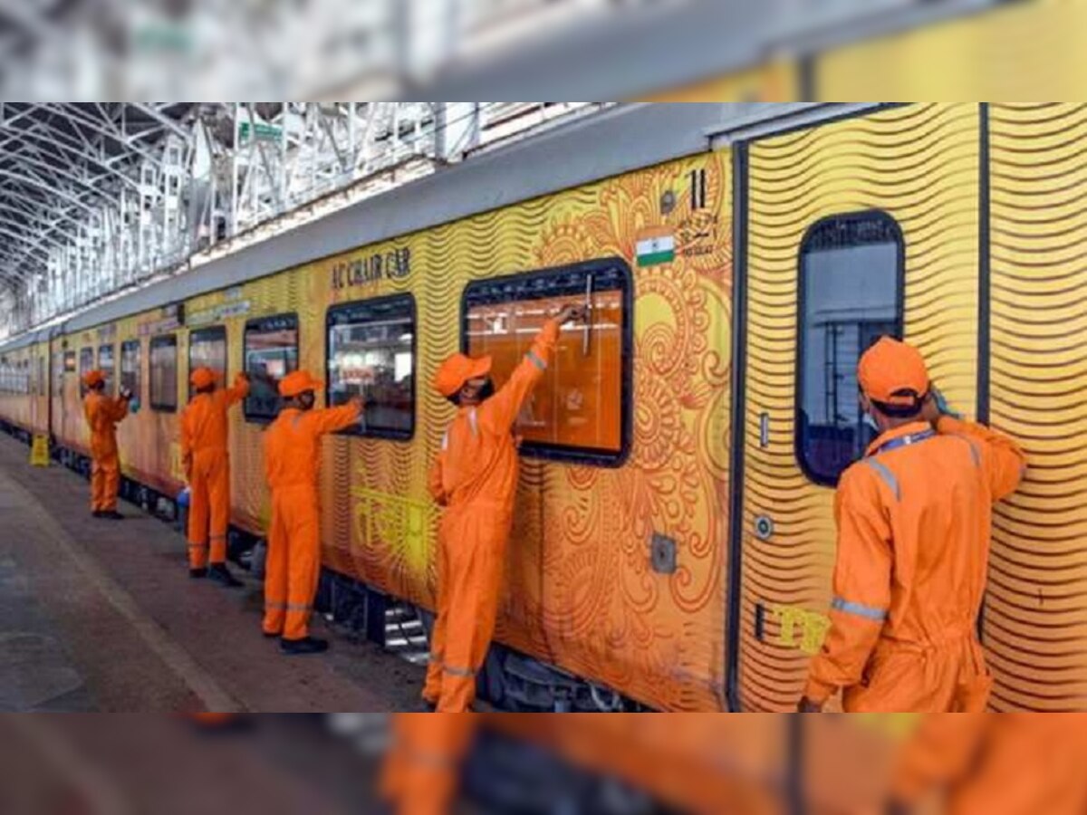 कोरोनाचा फटका भारतीय रेल्वेला, मुंबईतून सुटणारी तेजस ट्रेन महिनाभरासाठी बंद title=
