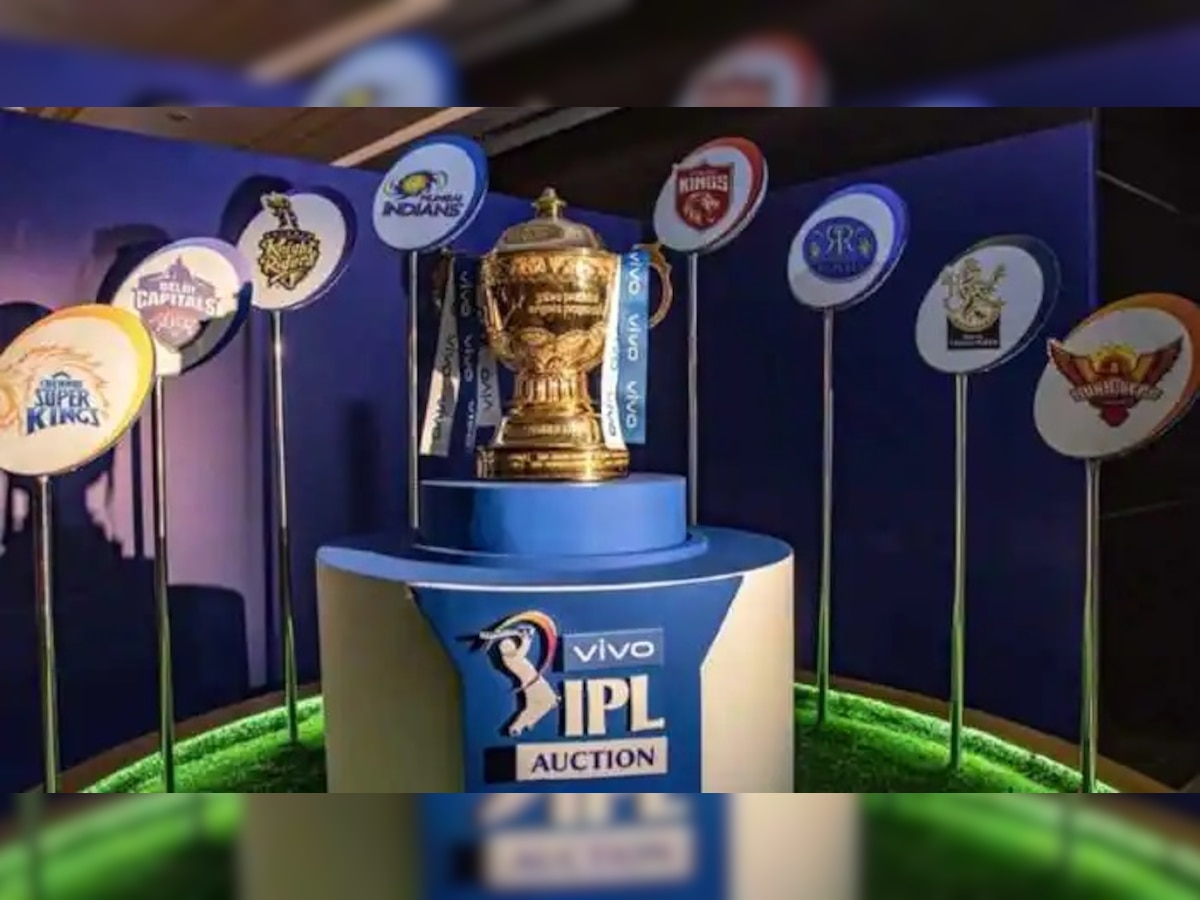 IPL 2021: आयपीएलमध्ये 'या' टीमला मोठा धक्का 'हा' महत्त्वाचा प्लेअर आयपीएलमधून बाहेर title=