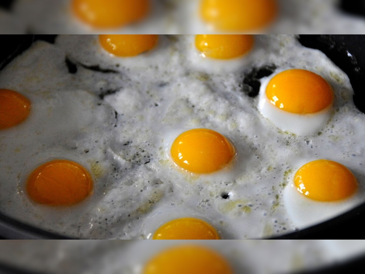  कोरोनावर काय आहे अंडे का फंडा?, या शहरात रोज १० लाख अंड्यांवर ताव title=
