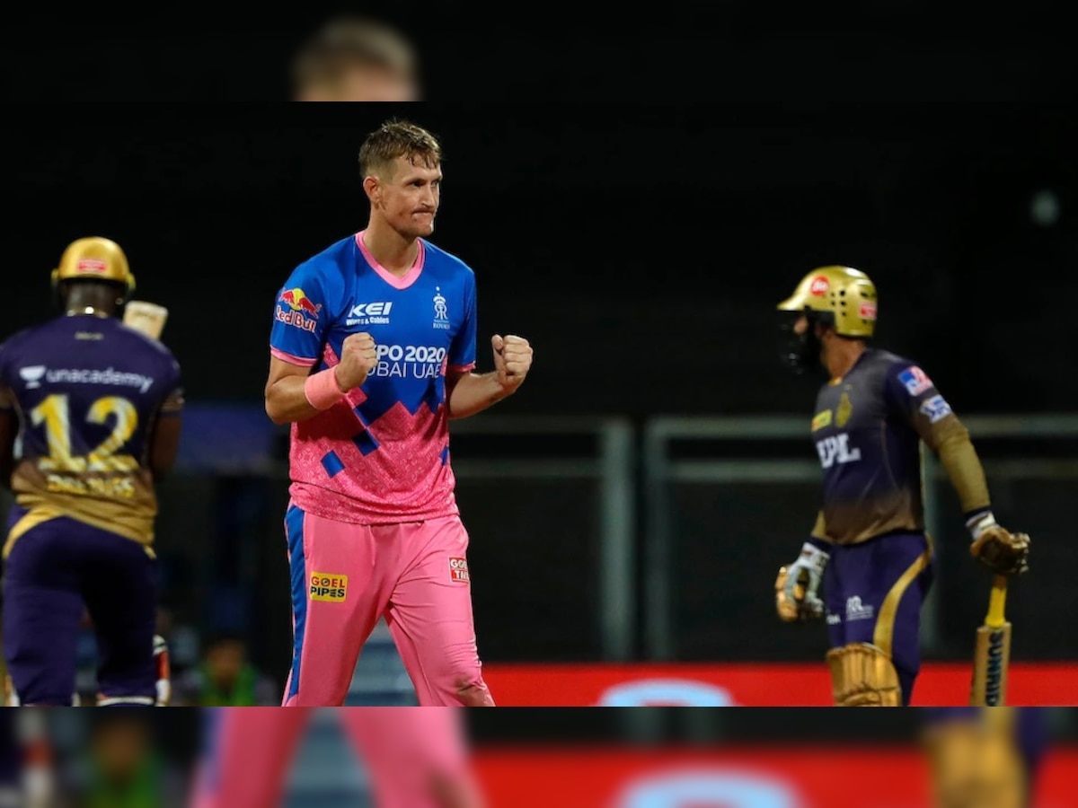  IPL 2021 KKR vs RR: मॉरिसच्या घातक गोलंदाजीपुढे कोलकाताचं लोटांगण, 6 विकेट्सनं राजस्थानचा विजय title=