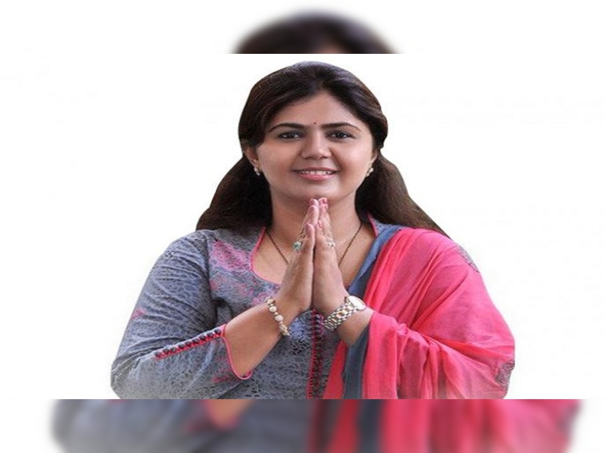 Pankaja Munde Corona Positive : पंकजा मुंडे यांना कोरोनाची लागण  title=