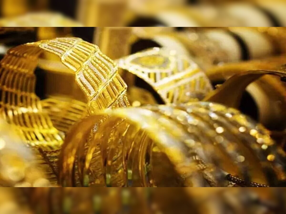 Gold Price Today | आठवड्याच्या पहिल्याच दिवशी सोन्याच्या किंमतीत वाढ; येत्या काही दिवसात असे असणार दर title=