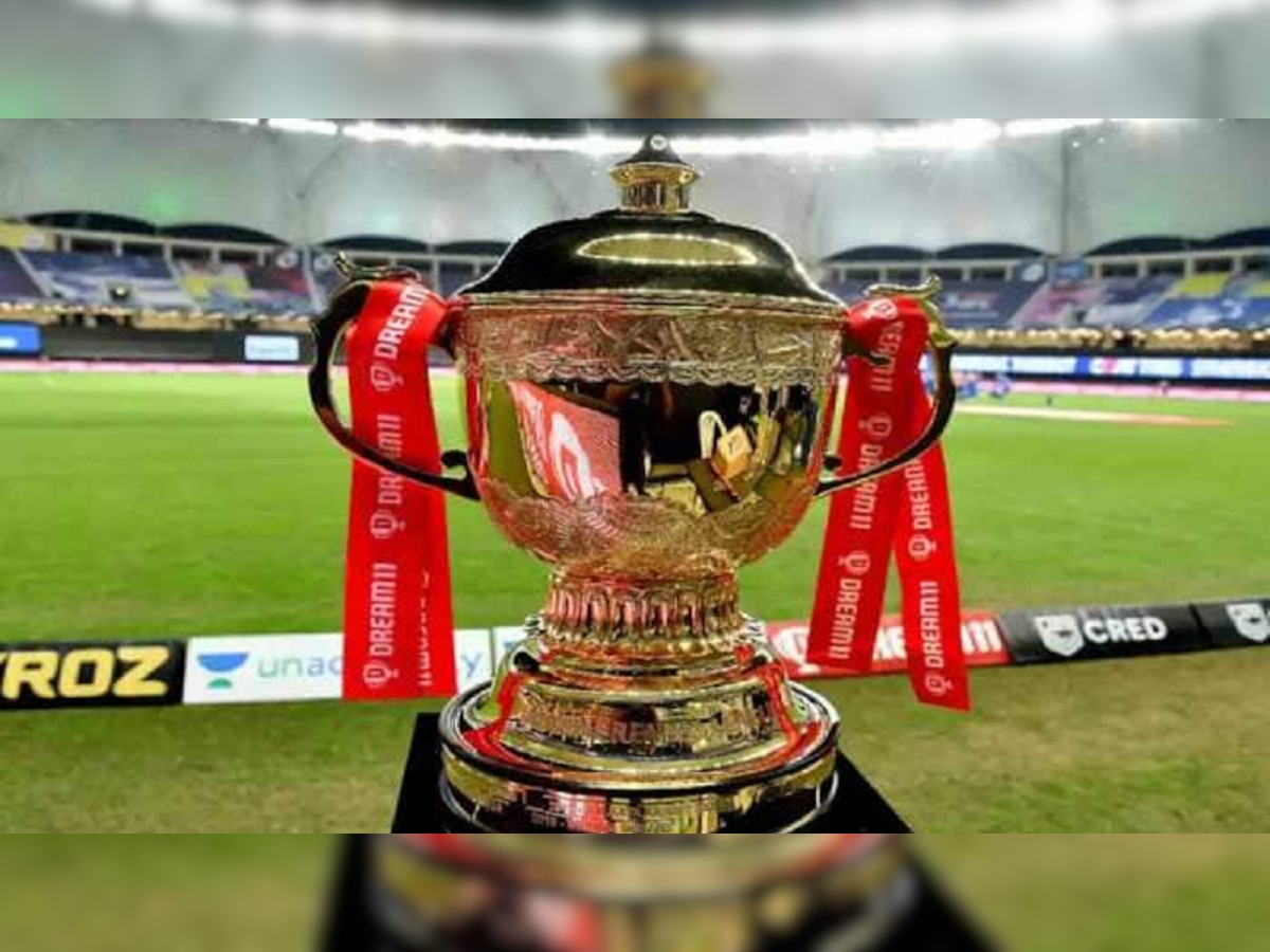 Corona च्या शिरकावानंतर IPL 2021 स्थगित, कधी होणार उर्वरित 31 सामने? title=