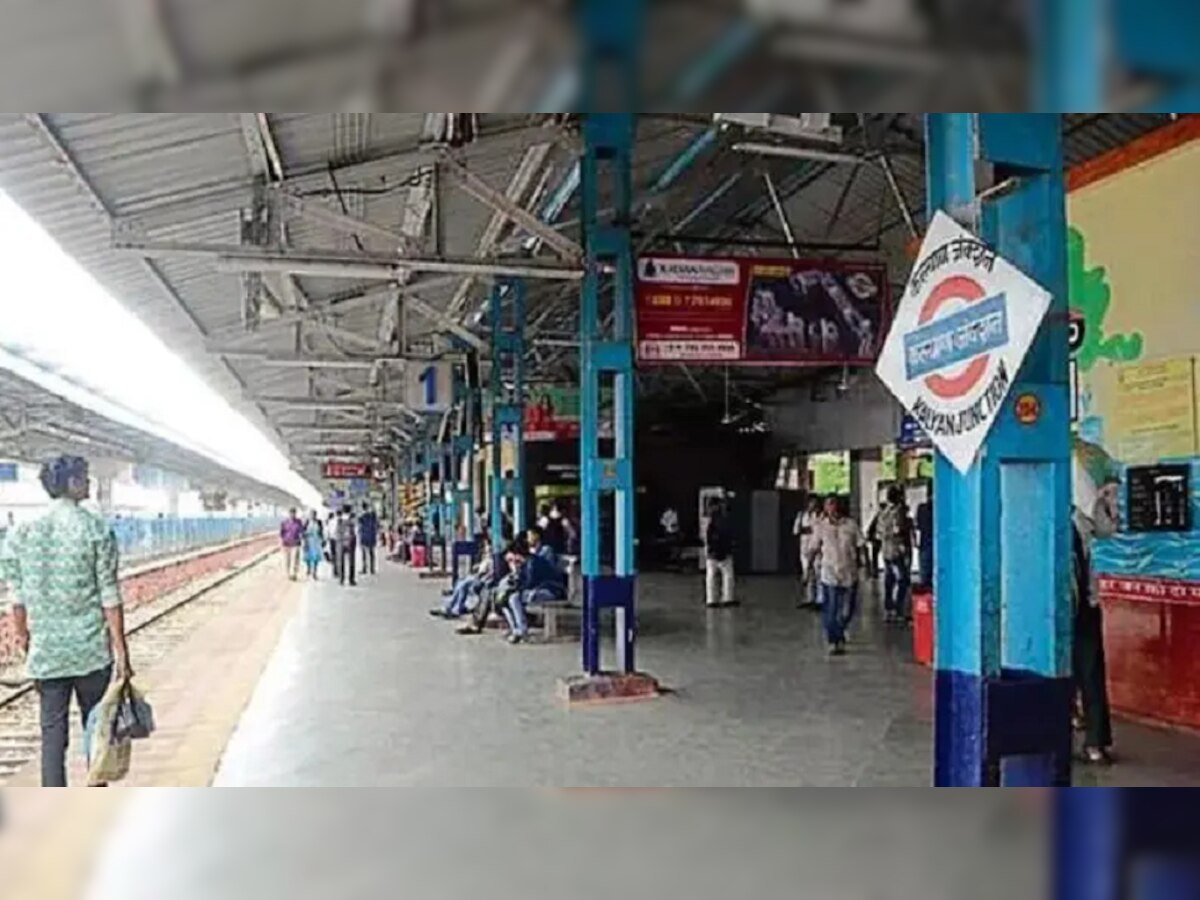 चालती ट्रेन पकडण्याचा प्रयत्न फसला; थरारक प्रसंगी RPF जवानामुळे वाचले प्राण title=