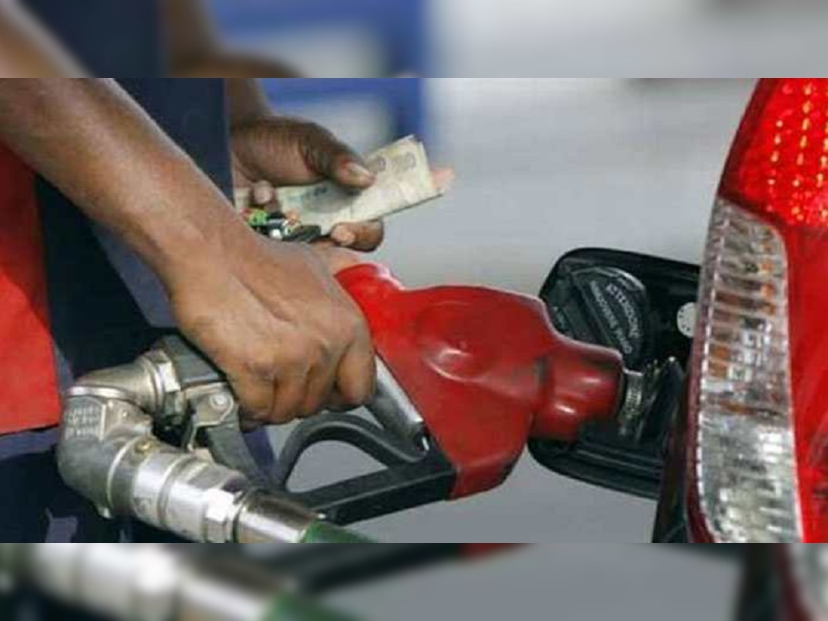 Petrol Diesel Price : बापरे... 'या' शहरात पेट्रोल नाही तर डिझेलने केली शंभरी पार title=