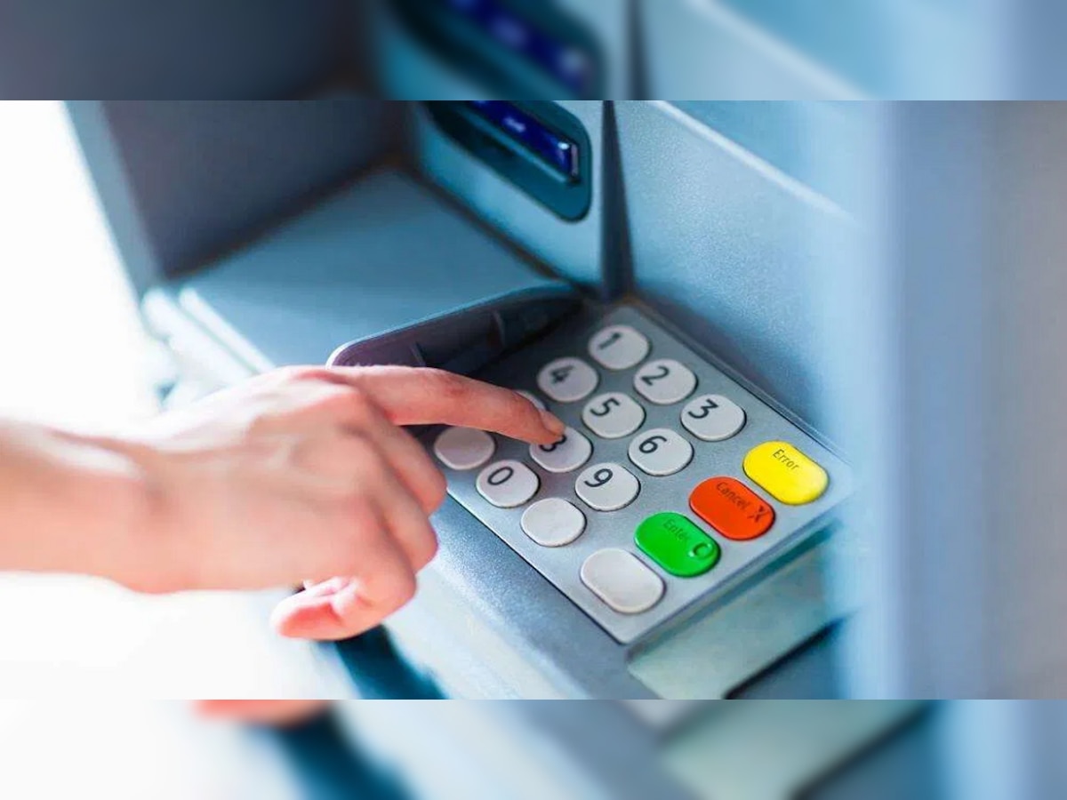 विना डेबिट कार्डचे ATM मधून पैसे कसे काढायचे? जाणून घ्या सुरक्षित पद्धत title=