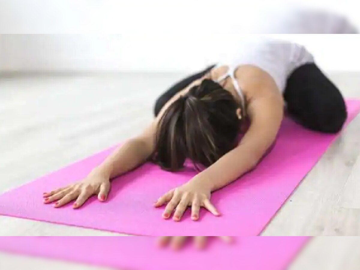 Yoga Poses : पिरीयड्स क्रॅम्पपासून आराम देतील ही योगासनं title=