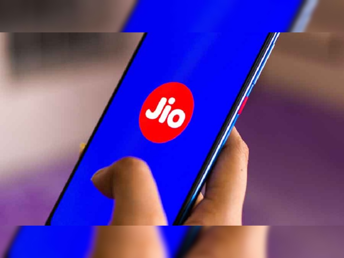 Jio ची शानदार ऑफर, पैसे न देता 5 वेळा रिचार्ज करु शकता! जाणून घ्या संपूर्ण प्रक्रिया title=