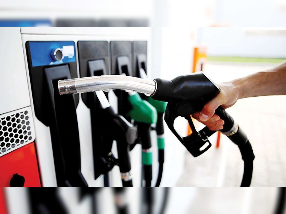 Petrol Diesel Price : पुन्हा पेट्रोल-डिझेलच्या दरात वाढ, १ लीटरकरता मोजावे लागणार एवढे रुपये  title=