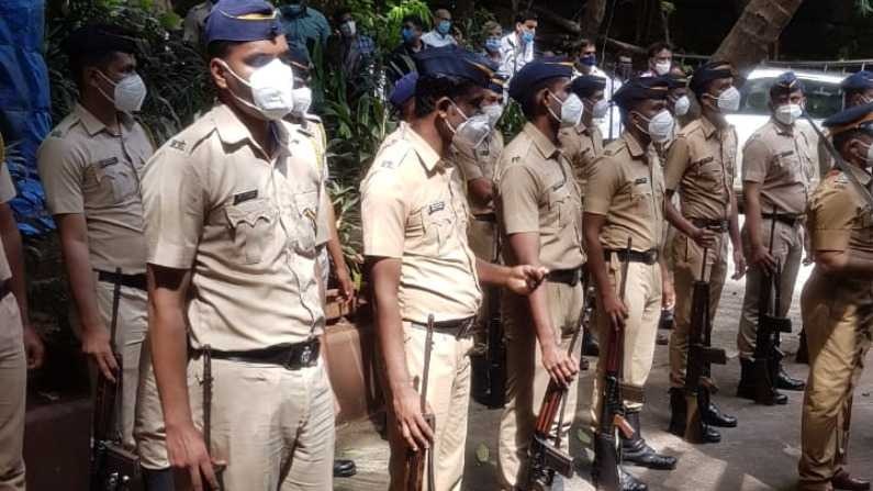 दिलीप कुमार यांना शेवटचा निरोप दिलीप कुमार यांना शेवटचा निरोप