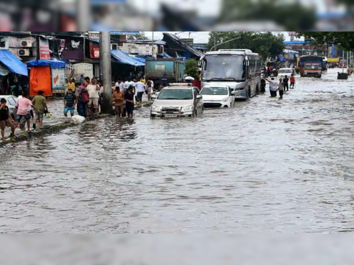 धक्कादायक...  भांडुपमध्ये भिंत कोसळली; 16 वर्षीय मुलाचा मृत्यू title=