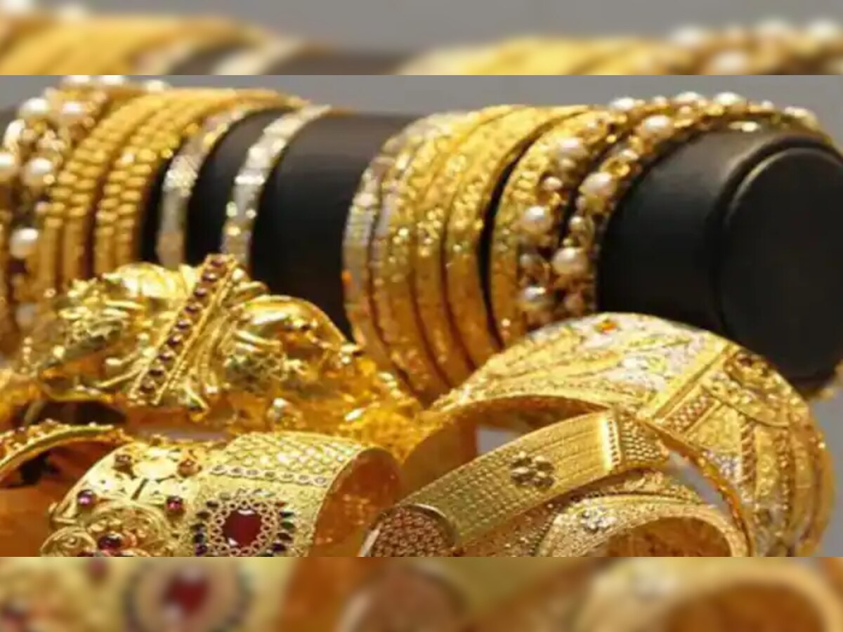 Gold Price : सोन्याच्या दरात घसरण; काय आहेत आजचे दर? title=