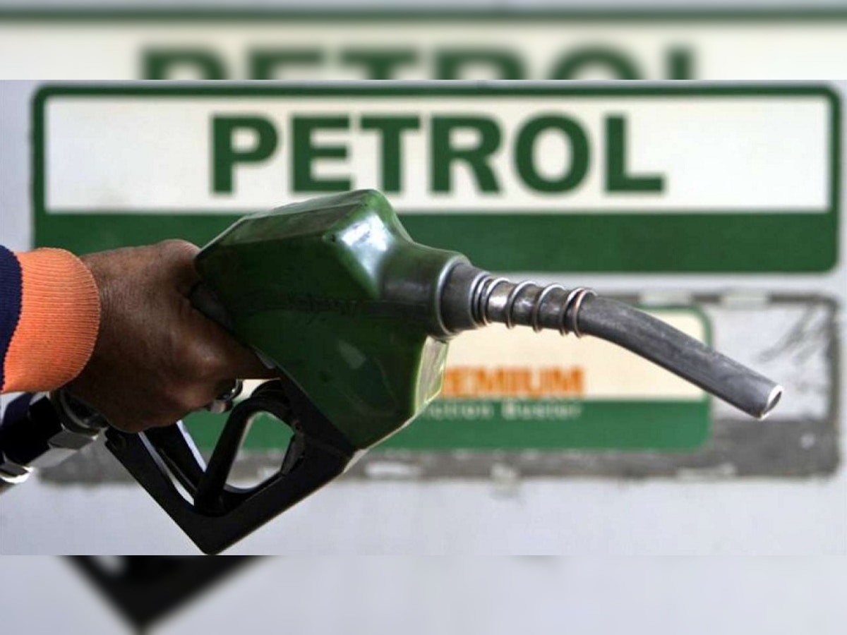 Petrol-Diesel Price : क्रूड ऑइल महागल्यानंतर तेल कंपन्यांकडून मोठा निर्णय, आजचे पेट्रोल-डिझेलचा दर  title=