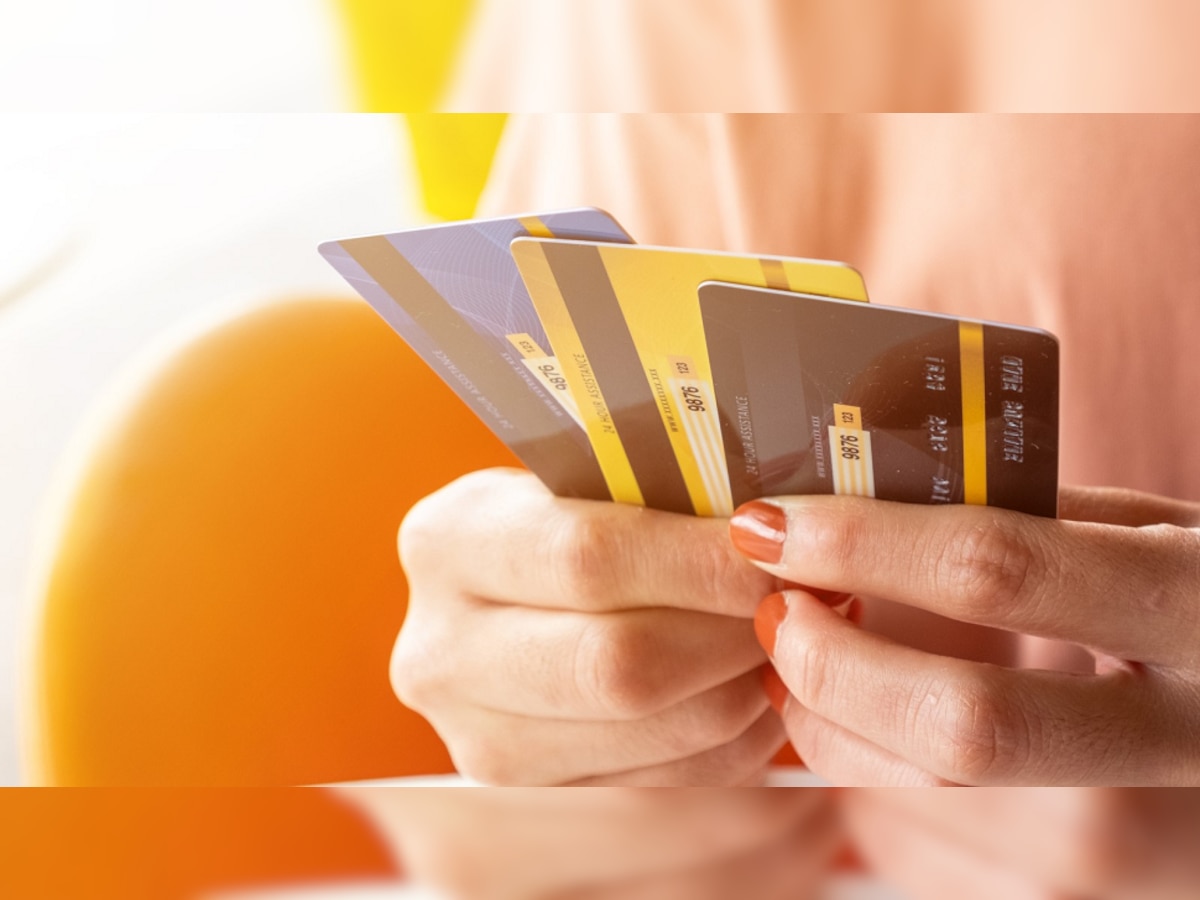 Credit Card घेण्याआधी या 6 गोष्टी लक्षात ठेवा आणि तुमचे नुकसान टाळा title=