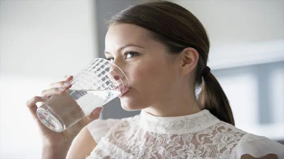 Know it is right or wrong to drink water while eating