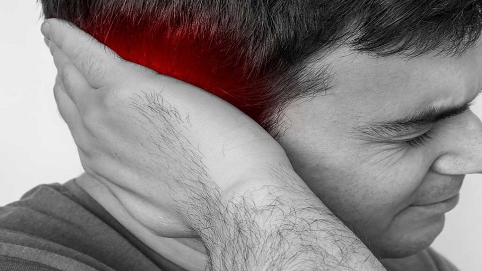 धक्कादायक! Bluetooth Earphone कानात फुटला आणि तरुणाचा गेला जीव