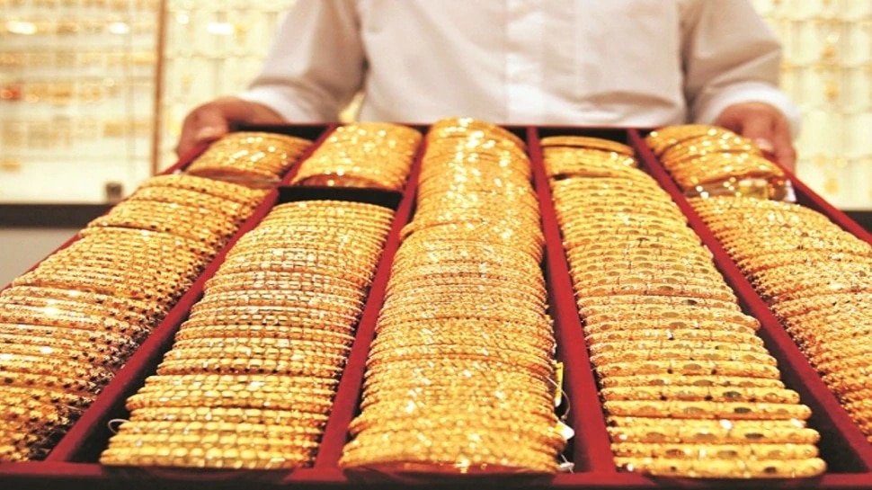 Gold Price Today: Yellow metal trade lower, experts say buy for a target of Rs 46660 - Vimarsana News