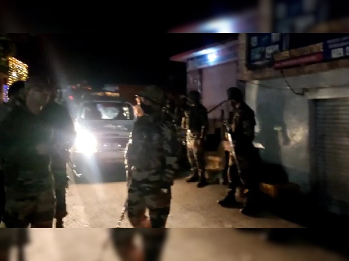 जम्मू - काश्मीरमधील भाजप नेत्याच्या घरावर दहशतवादी हल्ला, मुलाचा मृत्यू तर 5 जखमी  title=