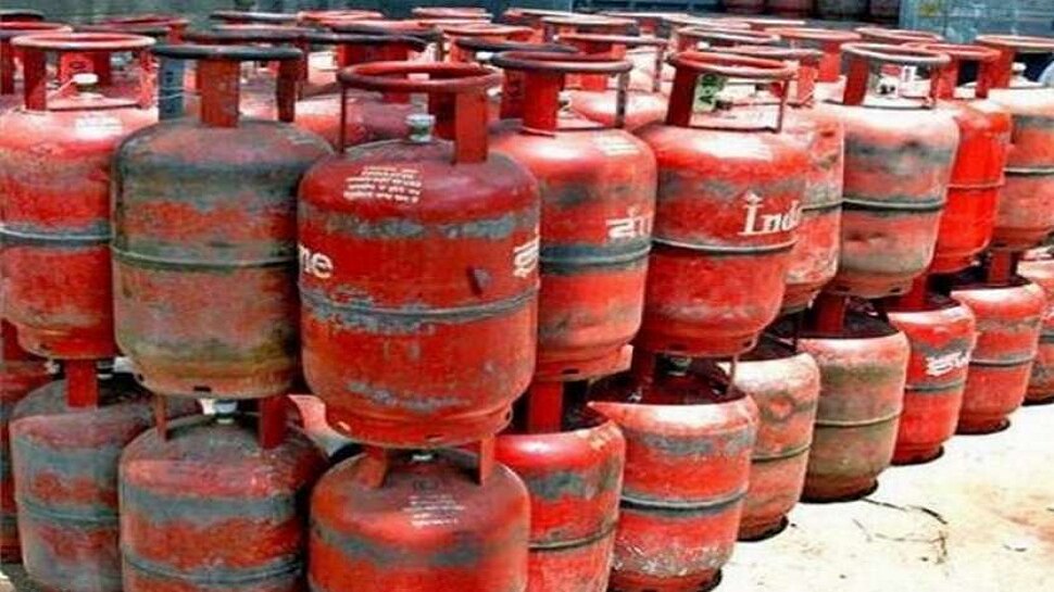 How much gas is left in the lpg cylinder can be detected with a wet cloth