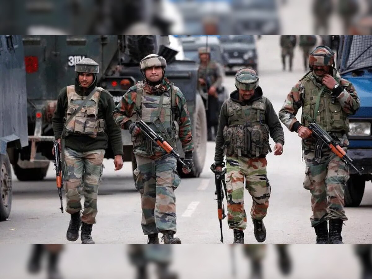 Jammu Kashmir : राजौरीमध्ये चकमक; एका दहशतवाद्याला कंठस्नान, 1 जवान शहीद  title=