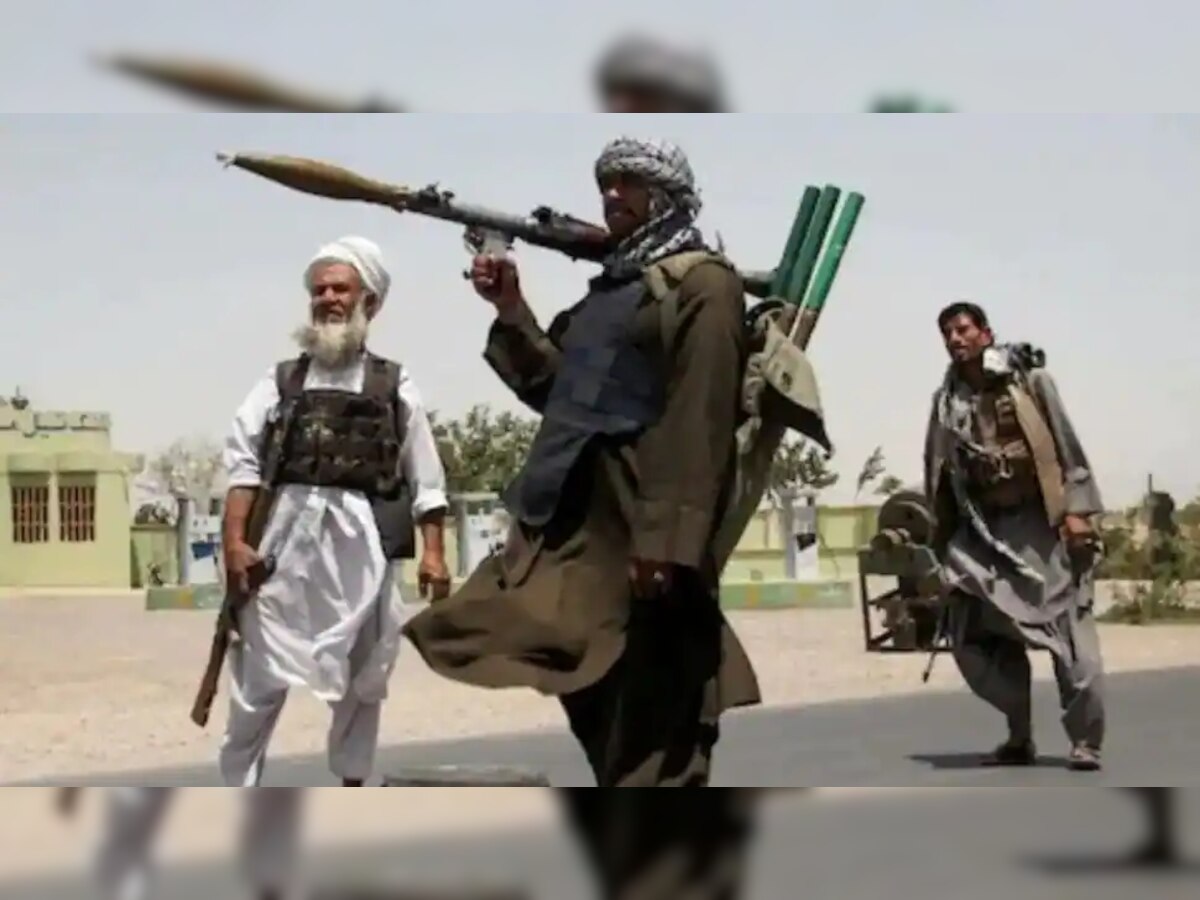 Afghanistan Crisis : बानू प्रांतात तालिबानचं कंबरडं मोडलं, जिल्हाप्रमुखासोबत 50 जण ठार  title=