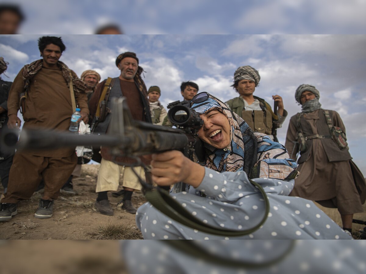 अफगाणिस्तानातील ही 'वाघीण' कोण आहे? जिने तालिबान्यांनाही दिलं आव्हान title=