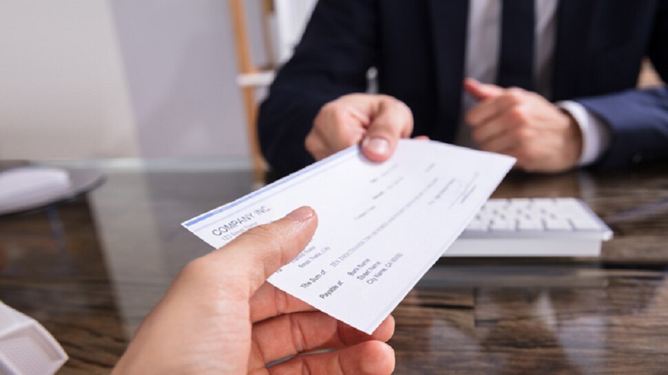 more than 50 thousand cheque may be rejected by bank net mobile banking or branch visit check details - Vimarsana News