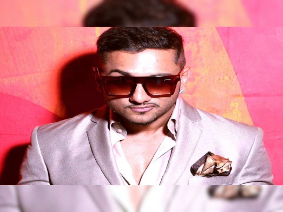 Honey Singh Accused | घरगुती हिंसाचार प्रकरणी न्यायालयाने Honey Singhला फटकारलं  title=