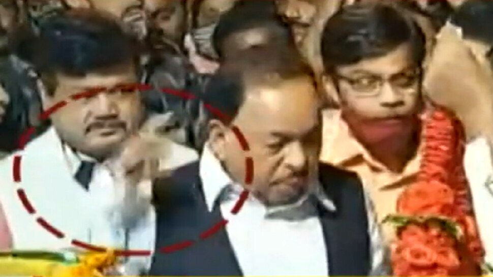 Union Minister Narayan Rane received an electric shock during the Jan Aashirwad Yatra in Kankavali - Vimarsana News