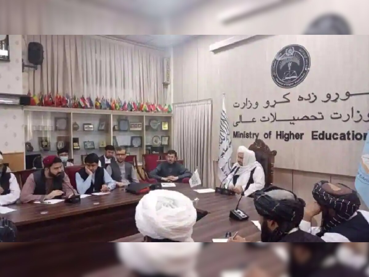 अफगाणिस्तानात मुला-मुलींना एकत्र शिकण्यास मनाई, तालिबान्यांचा नवा फतवा  title=