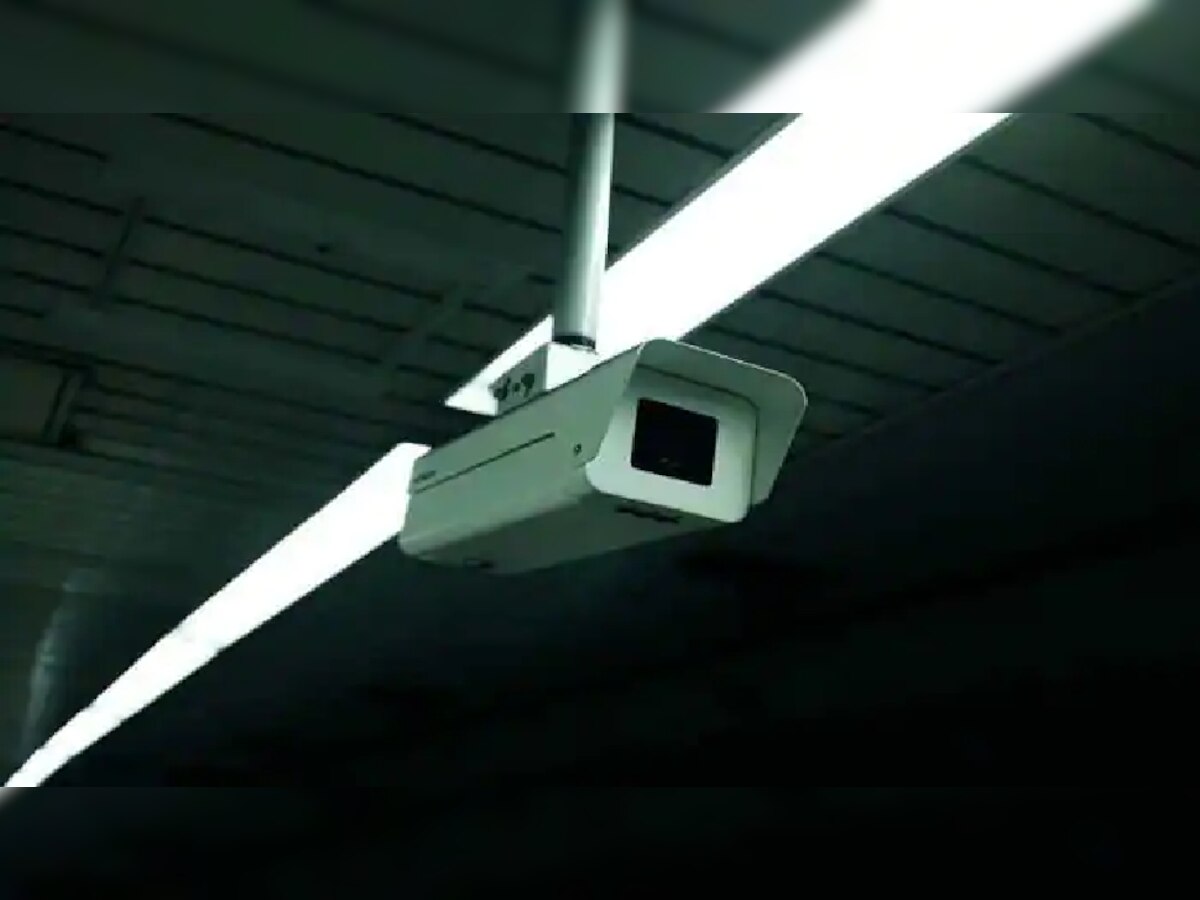 तुमच्या घरात, दुकानात, ऑफिसात CCTV आहे? तुमच्याच CCTV तून सारं जग तुम्हाला पाहतंय  title=