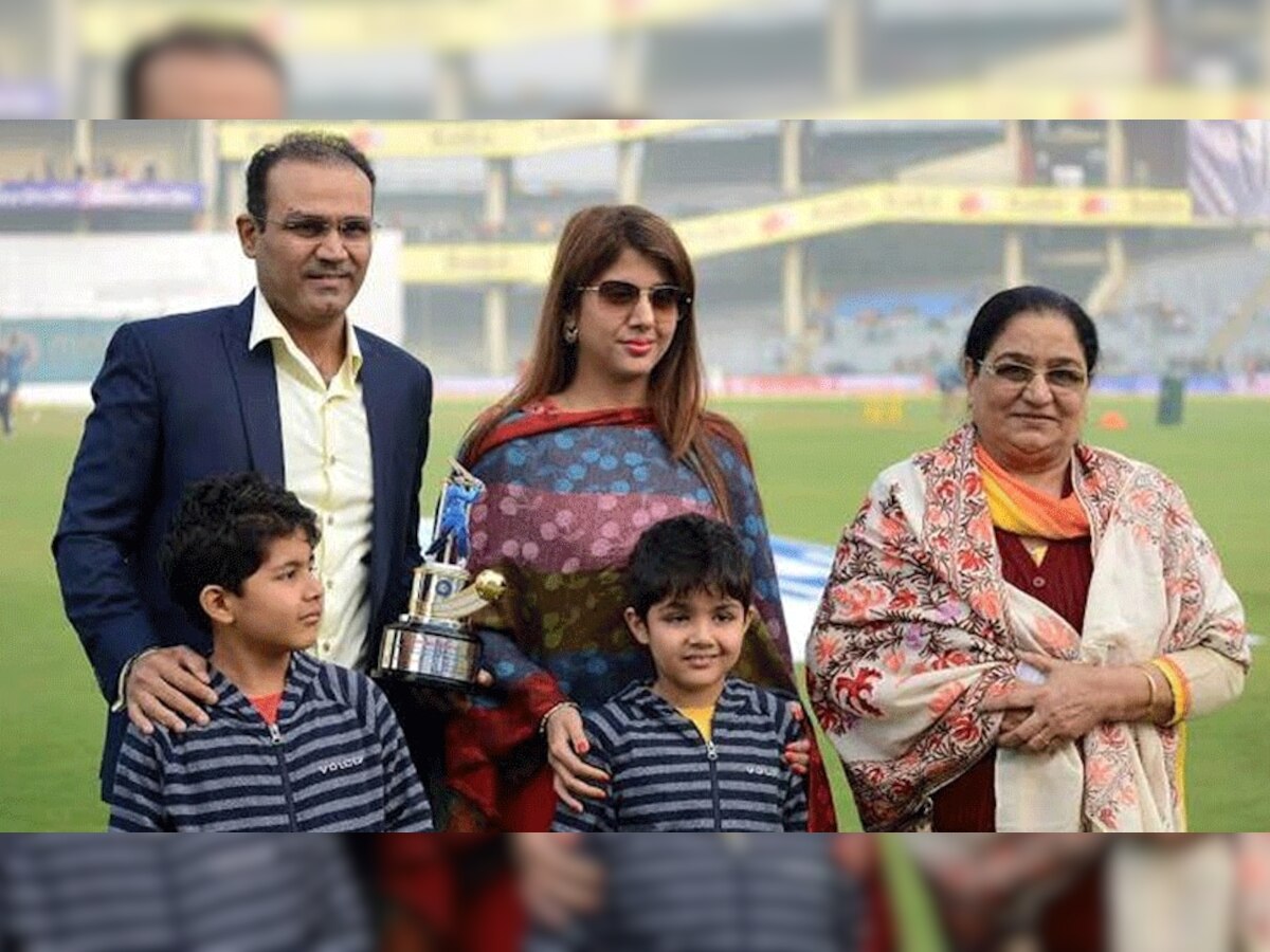 Virender Sehwag म्हणतो हा रेकॉर्ड मोडला तर मी मुलांना फेरारी गाडी गिफ्ट करेल title=