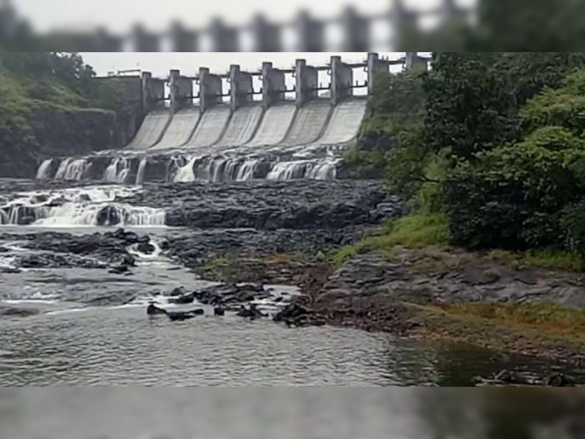 बारवी धरण 100 टक्के भरलं, 5 दरवाजांमधून पाण्याचा विसर्ग सुरू title=