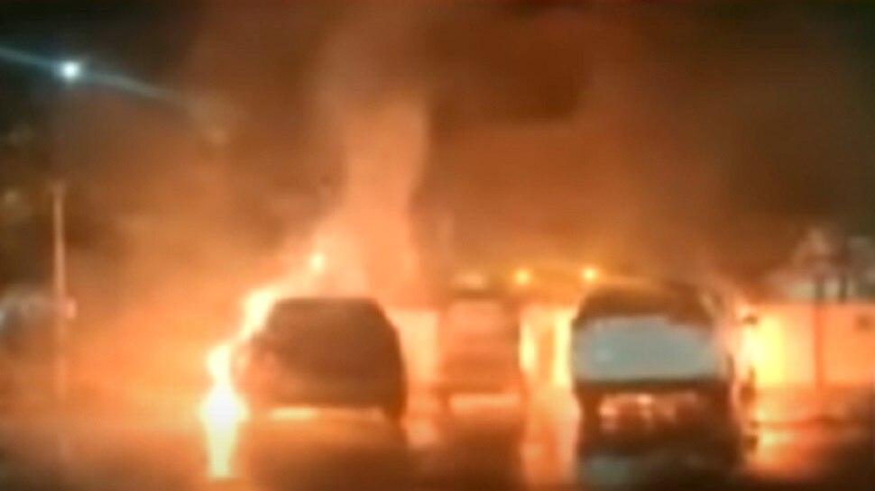 Maharashtra luxury car worth Rs 22 lakh was burnt in Pimpri Chinchwad