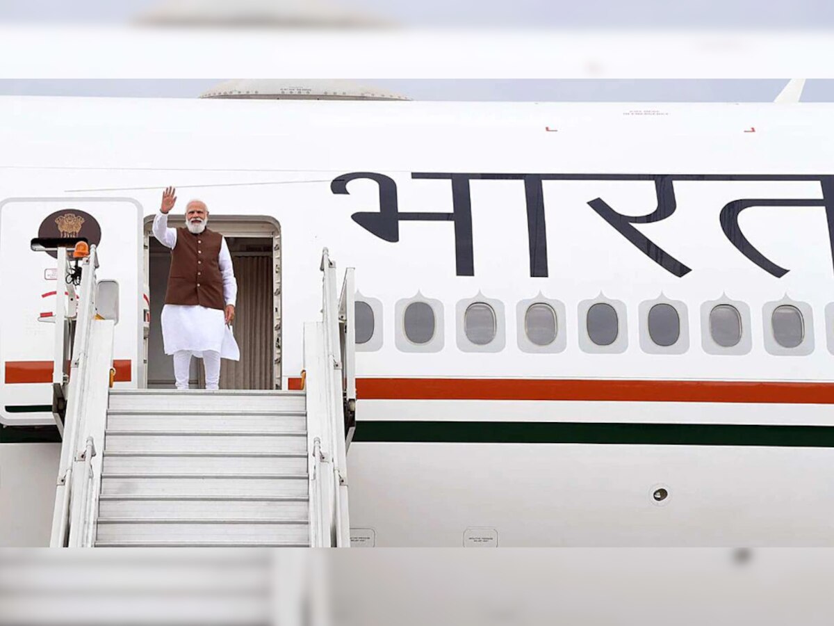 जाणून घ्या का खास आहे PM मोदींचं VVIP हायटेक विमान title=