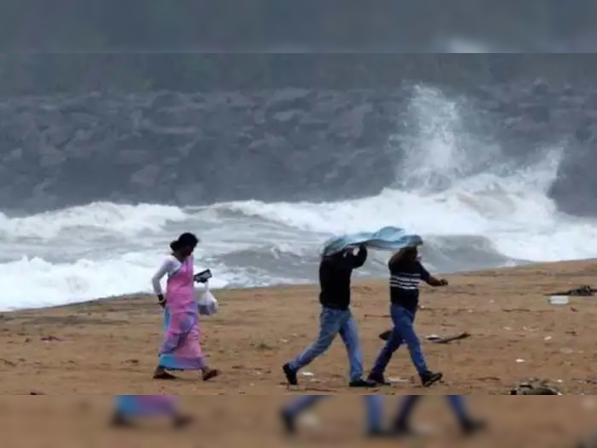 तौत्के आणि निसर्ग चक्रीवादळानंतर आता आणखी वादळ धडकणार, राज्यातील 5 जिल्ह्यांना रेड अलर्ट title=