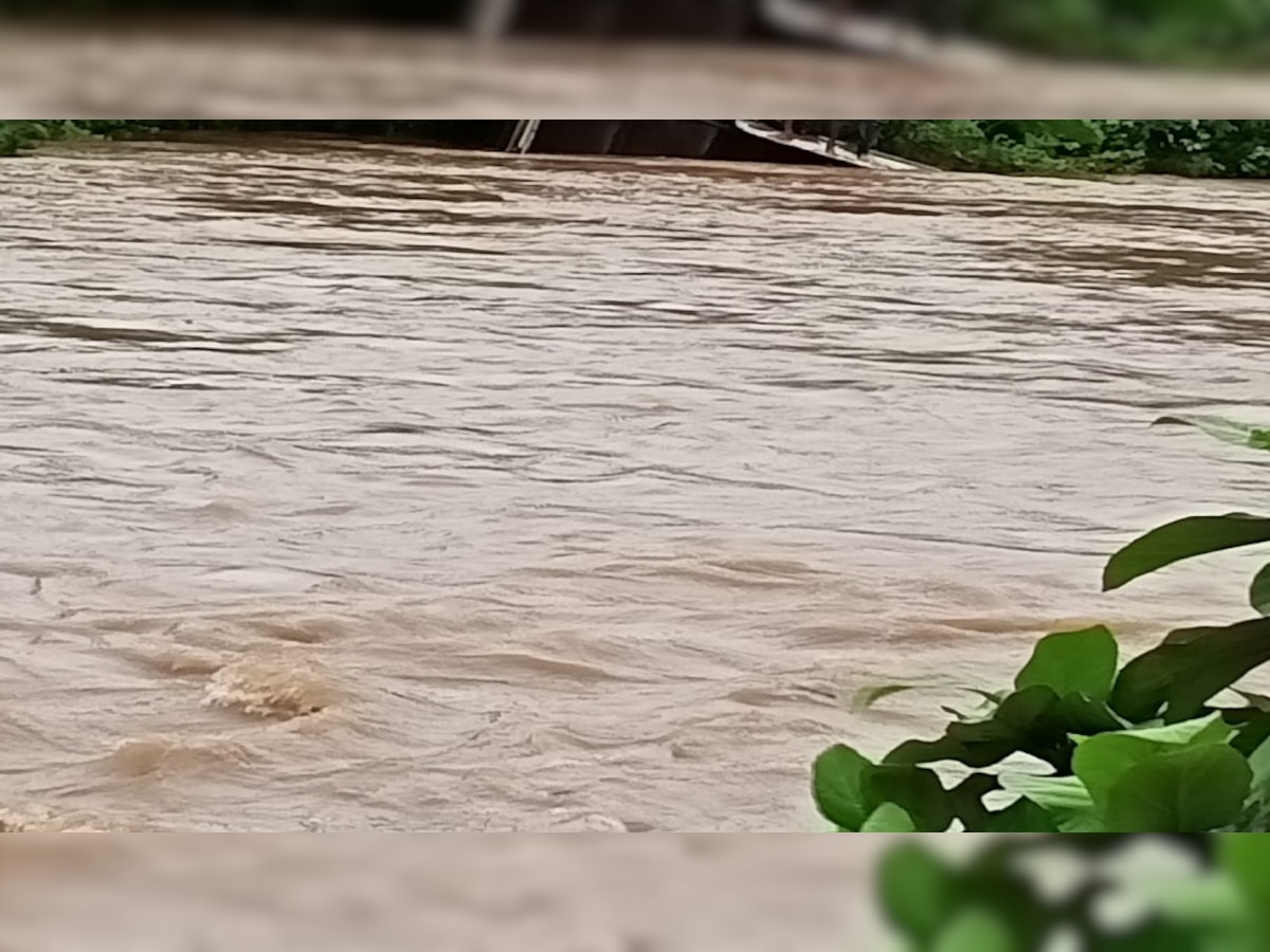 मराठवाडा, विदर्भात पावसाचा धुमाकूळ, या जिल्ह्यात अनेक गावांचा संपर्क तुटला तर पुरात 17 जण अडकले  title=