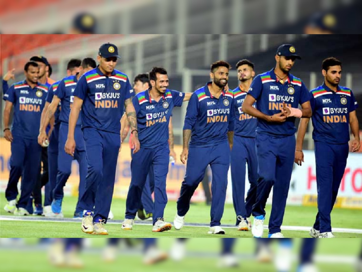 मुंबई इंडियन्सच्या 'या' खेळाडूला टी -20 वर्ल्ड टीममधून बाहेर काढण्याची तीव्र मागणी title=