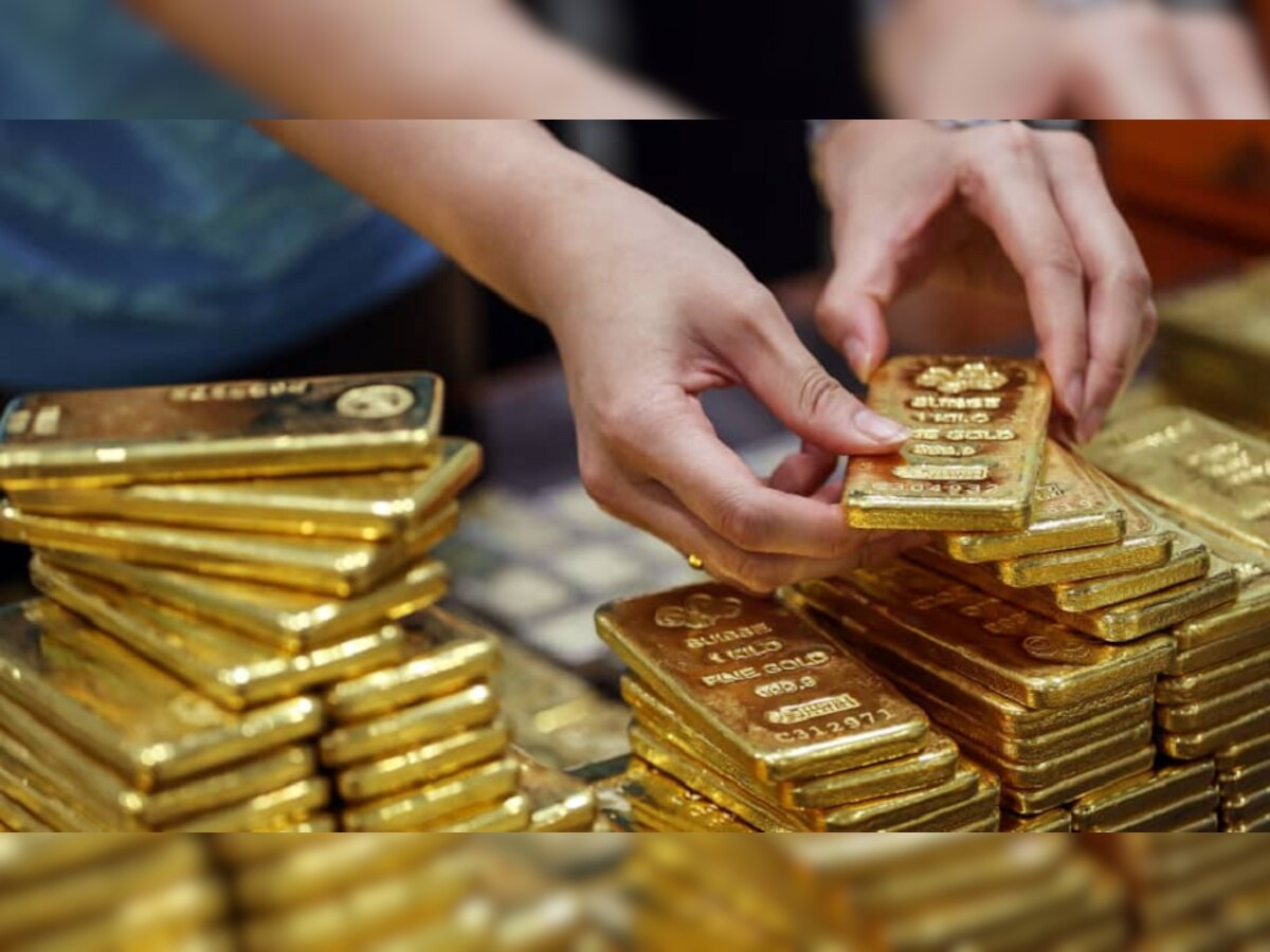 Gold Rate today | सोन्याच्या दरात तेजीचे संकेत; सणासुदीच्या दिवसांसाठी आताच करा खरेदीचे प्लॅनिंग title=