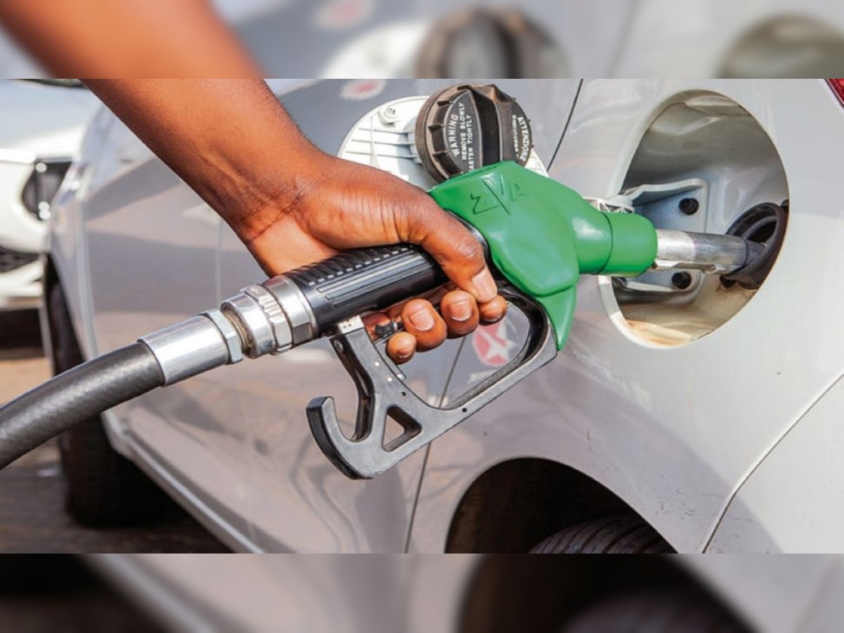 Petrol Diesel Price: 7 वर्षात कच्चा तेलात विक्रमी वाढ ! पेट्रोल-डिझेलच्या किंमती भडकल्या, जाणून घ्या नवीन दर title=