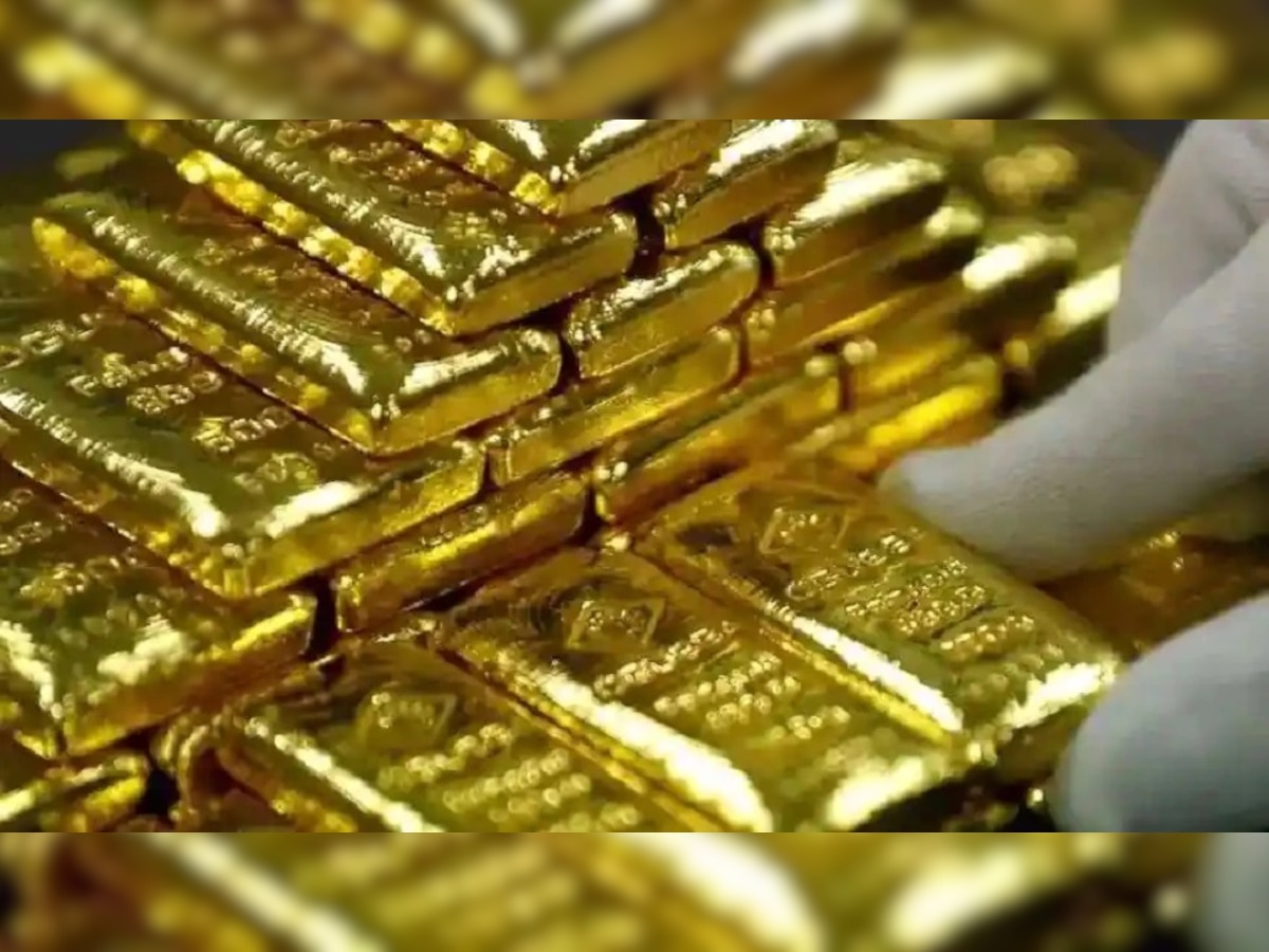 Gold Rate Today : दसऱ्याआधी सोनं खरेदी करण्याची संधी, सोन्या-चांदीच्या दरात पुन्हा घसरण title=