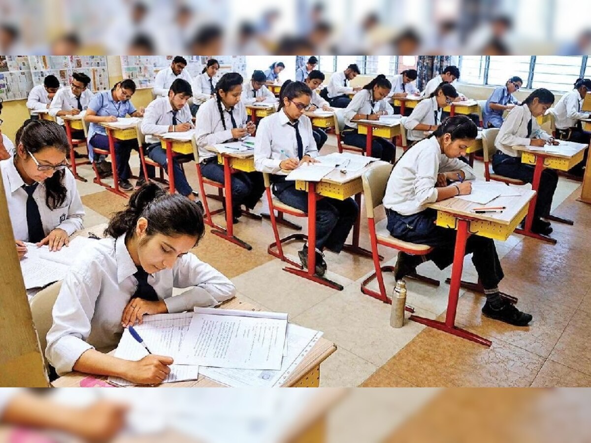 CBSE Exams 2021: परीक्षेसंदर्भात CBSE बोर्डाचा मोठा निर्णय, Exam Pattern मध्ये हा बदल title=