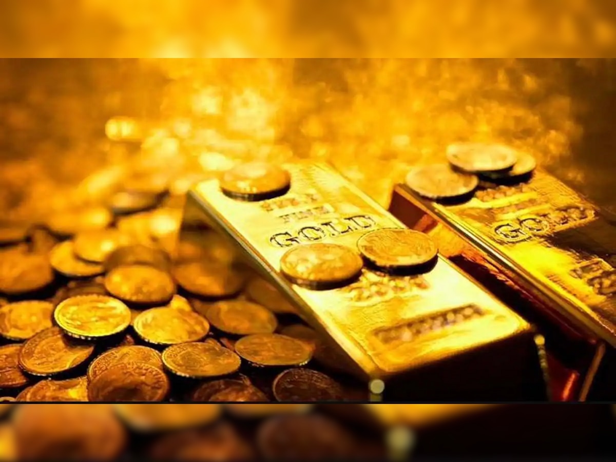 Gold rate today | दसऱ्याच्या शुभ मुहुर्तावर सोनं स्वस्त; खरेदी करण्यापूर्वी जाणून घ्या आजचे भाव title=