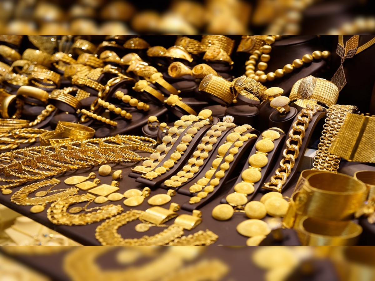 Gold Rate | सोन्याचे दर कसे वाढतात? सोप्या भाषेत समजून घ्या  title=