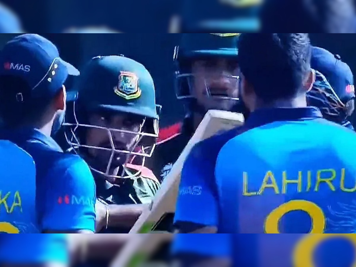 बांग्लादेश विरुद्ध श्रीलंका समान्यात मैदानात 2 क्रिकेटपटुंमध्ये जोरदार धक्कबुक्की... पाहा व्हिडीओ title=