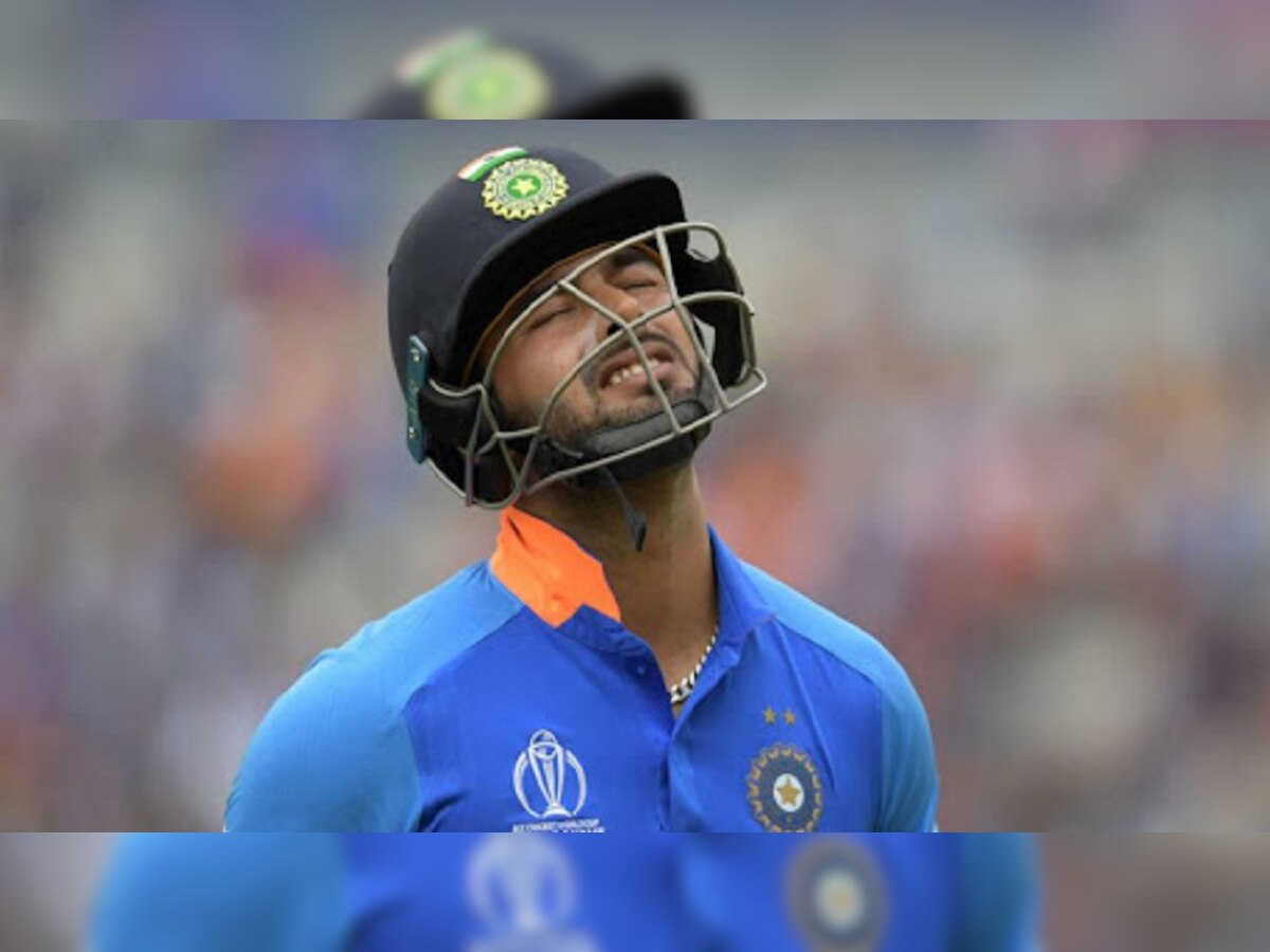 फ्लॉप Rishabh Pant चा टीम इंडियामधून पत्ता साफ? हे खेळाडू होऊ शकतात विकेटकीपर! title=