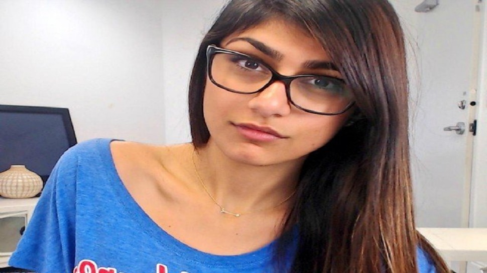 Mia Khalifa Ka Bp English Picture Marathi - porn star mia khalifa underwent botox treatment in the armpit sexy pictures  are going viral