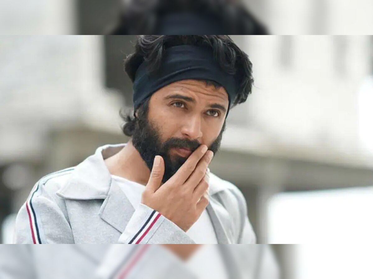 कोणाला डेट करतोय Vijay Deverakonda? कधी एकेकाळी Rashmika Mandanna शी अफेअर title=