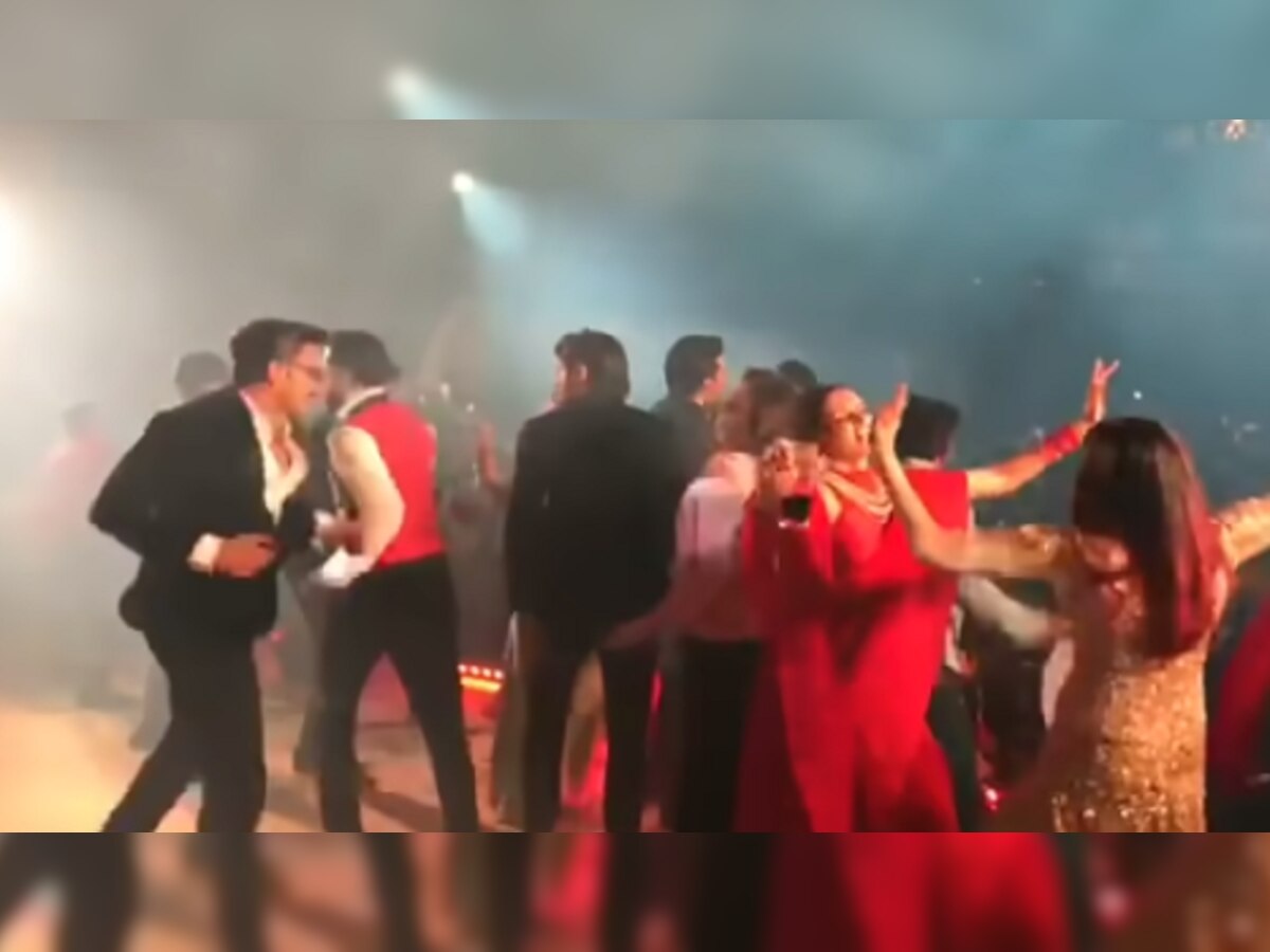 हातात ग्लास अन् तुफान Dance; पाहा ऐश्वर्या- दीपिकाचा कल्ला title=