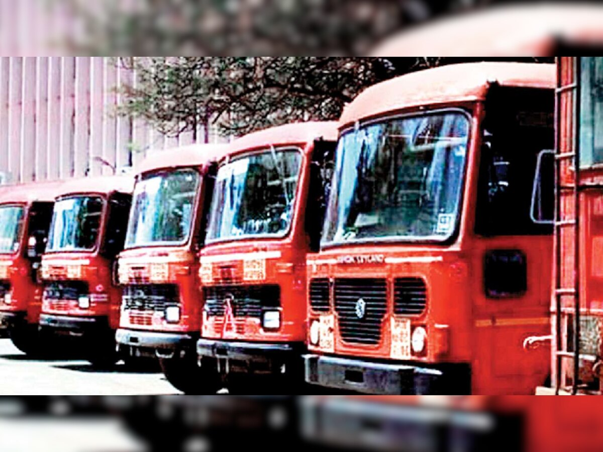 ST Bus Strike : एसटी महामंडळाने कारवाईचा जोर वाढवला, इतक्या कर्मचाऱ्यांना सेवा समाप्तीची नोटीस title=